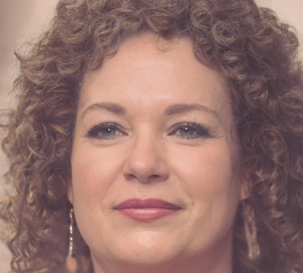 Marina Hofmann, Finanzexpertin